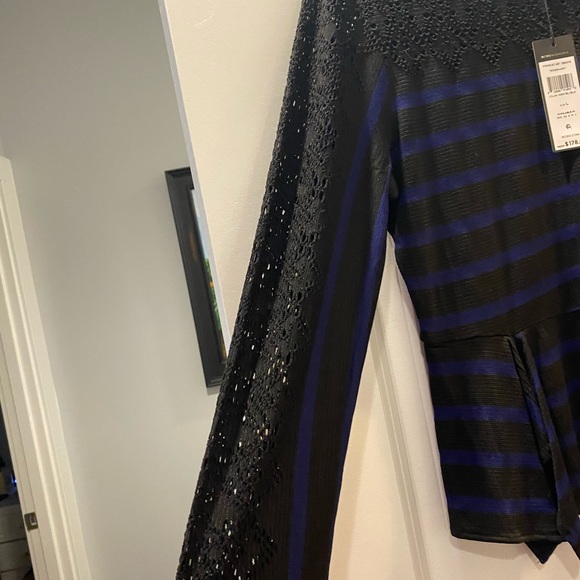 BCBGMAXAZRIA Black and Blue Peplum Top - Picture 5 of 8
